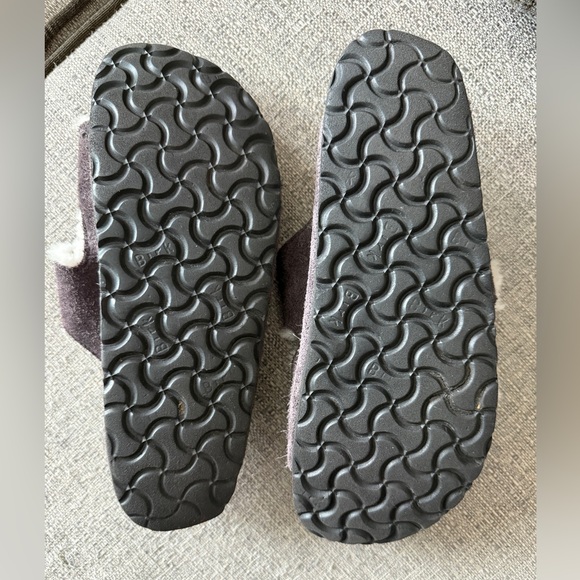 Birkenstock Arizona Shearling Size 40 - 9-9.5 US Dark Brown Shearling Sandals. - Picture 6 of 8